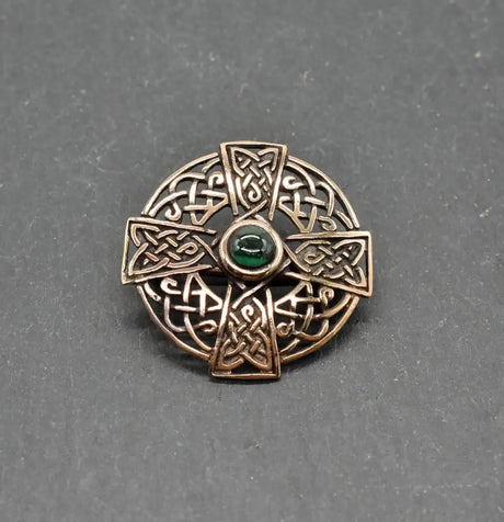 Keltische bronzebrosche mit edelstein - grün - brosche