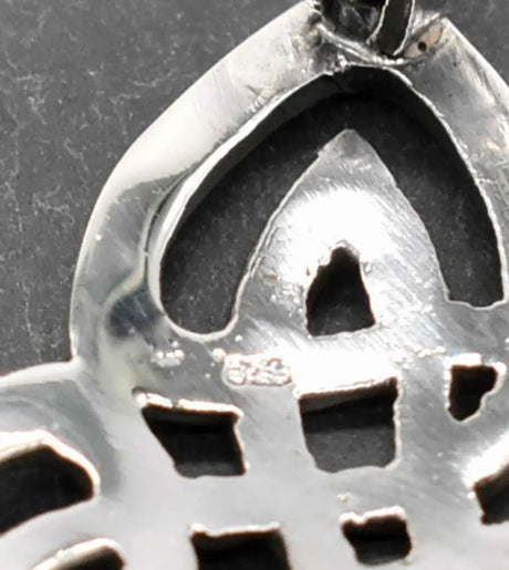 Keltische knotenbrosche aus 925er sterling silber - brosche