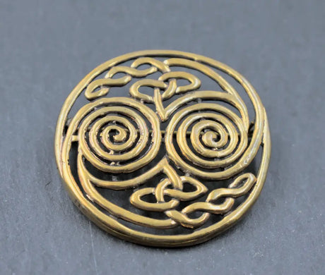 Keltische spiral-brosche aus bronze mit doppelspirale - brosche