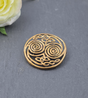 Keltische Spiral-Brosche aus Bronze – Filigrane Gewandschließe