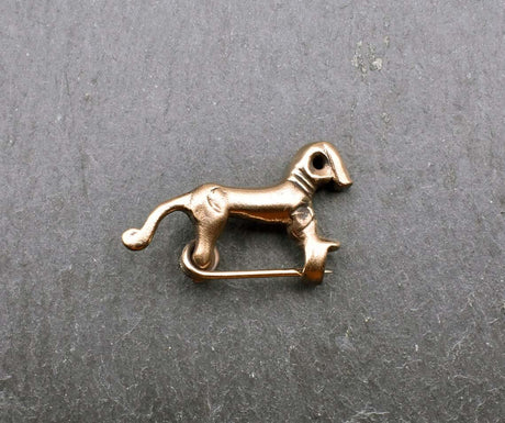 Kleine keltische pferdchenfibel aus bronze - fibel