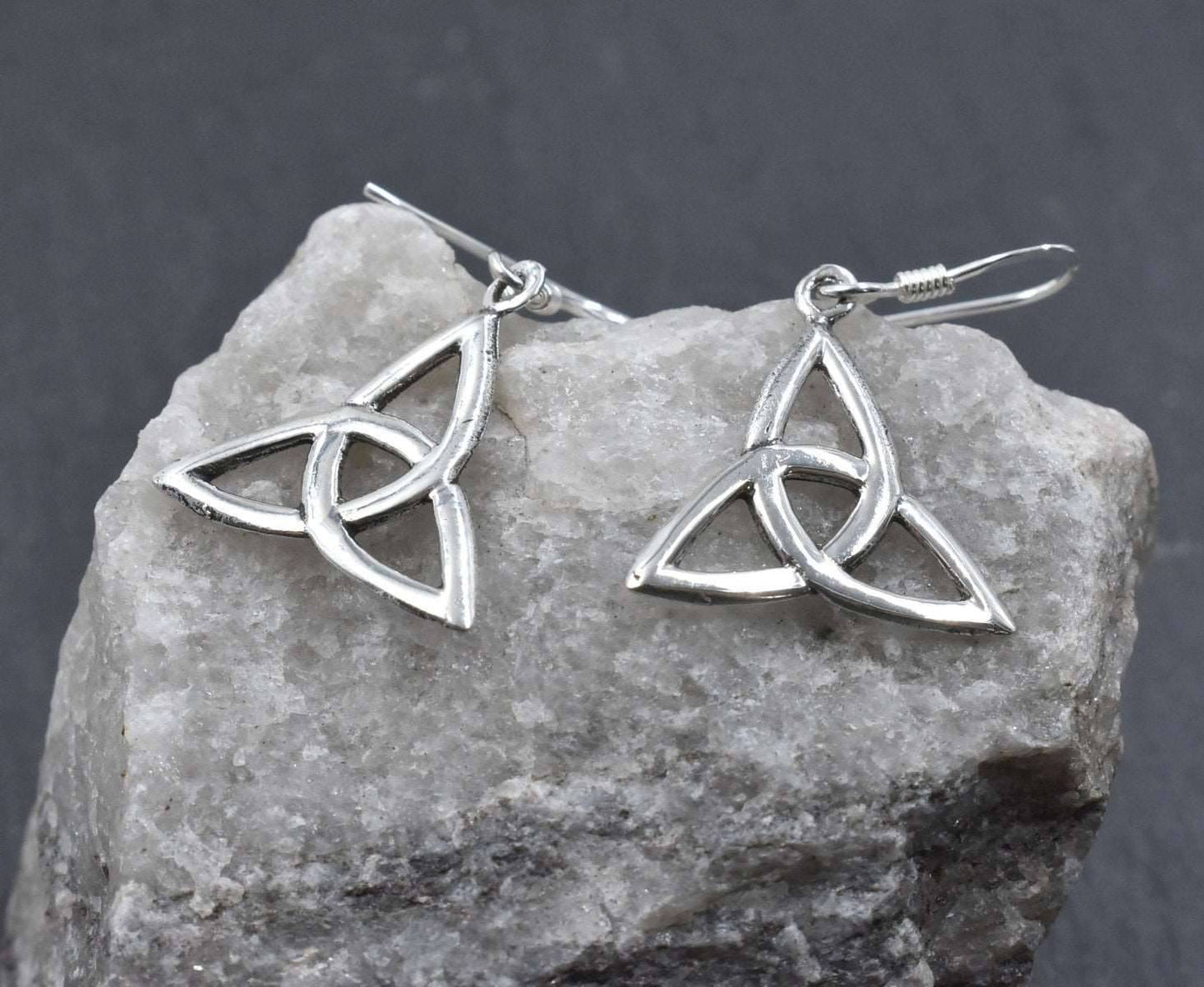 Keltische Triquetra Ohrhänger aus 925er-Silber