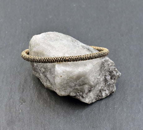 Mittelalterlicher bronzearmreif - armreif