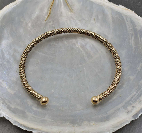 Mittelalterlicher bronzearmreif - armreif