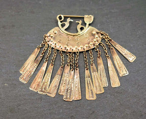 Handgefertigte Hallstatt Gehängefibel nach dem Fund von Wilzhofen, ca. 650–600 v. Chr. Aus Bronze oder 925 Silber für Reenactment und Living History.
