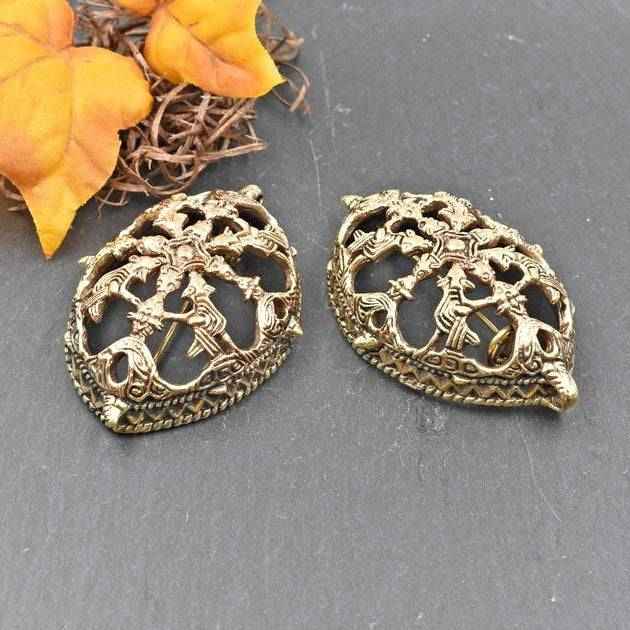 Durchbrochene Wikinger Schalenfibeln aus Bronze nach Petersen P49 / Rygh R651. Historisch inspirierte Ovalfibeln für Trägerkleid und Reenactment, 1 Paar.